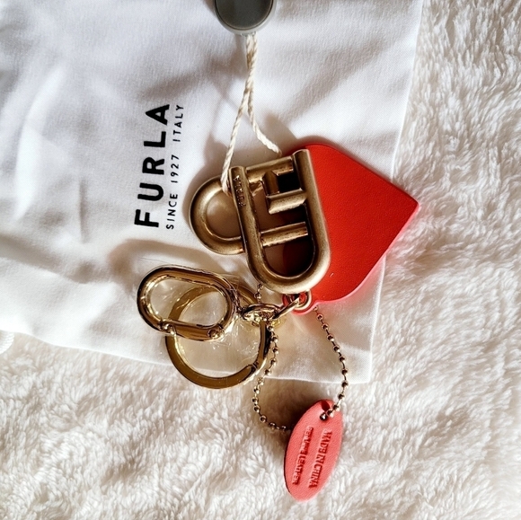 FURLA Keychain Bag Charm Red Heart - Picture 5 of 6